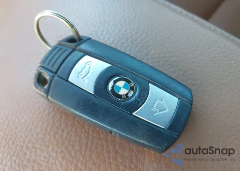 2010 BMW 328I xDrive z USA, uszkodzony, nr VIN WBAWV5C53AP082005